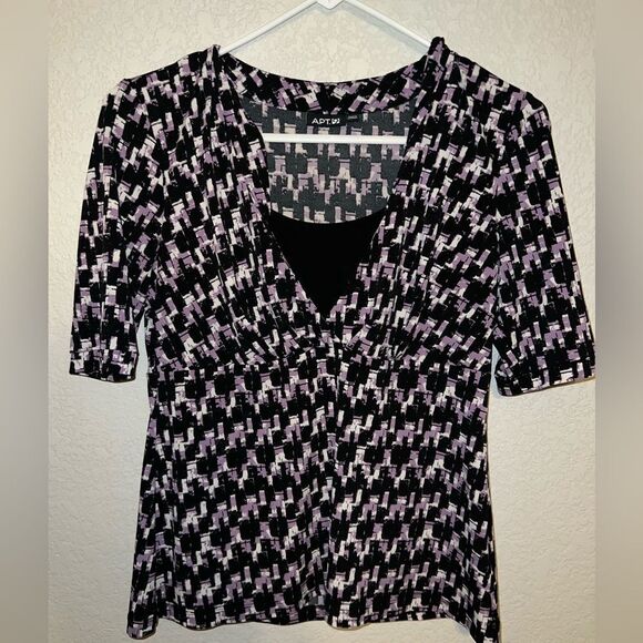 ❄️ APT 9 1/2 SLEEVE PURLE AND BLACK BLOUSE SIZE MEDIUM - Picture 1 of 6